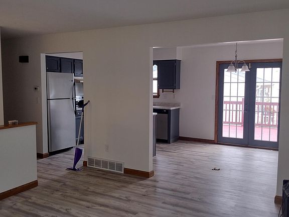 3rd image of 3419 Debra Dr