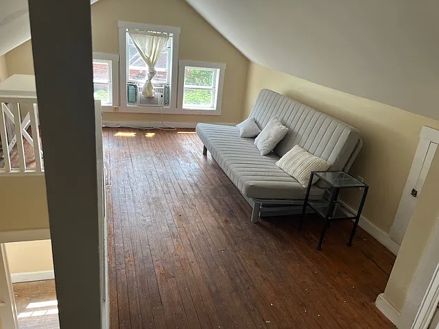 2504 Vanderbilt Ave #3 — Photo 5