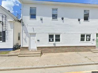 55 Roberts St, West Warwick, RI 02893