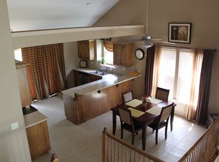 2109 SW Roberts Ct, Lees Summit, MO 64082