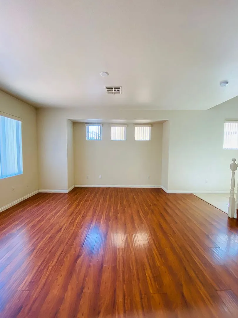 Gated Community, Beautiful 2 Story Home! One Bedroom Downstairs, Laminate Wood Flooring Throughou... — Photo 2