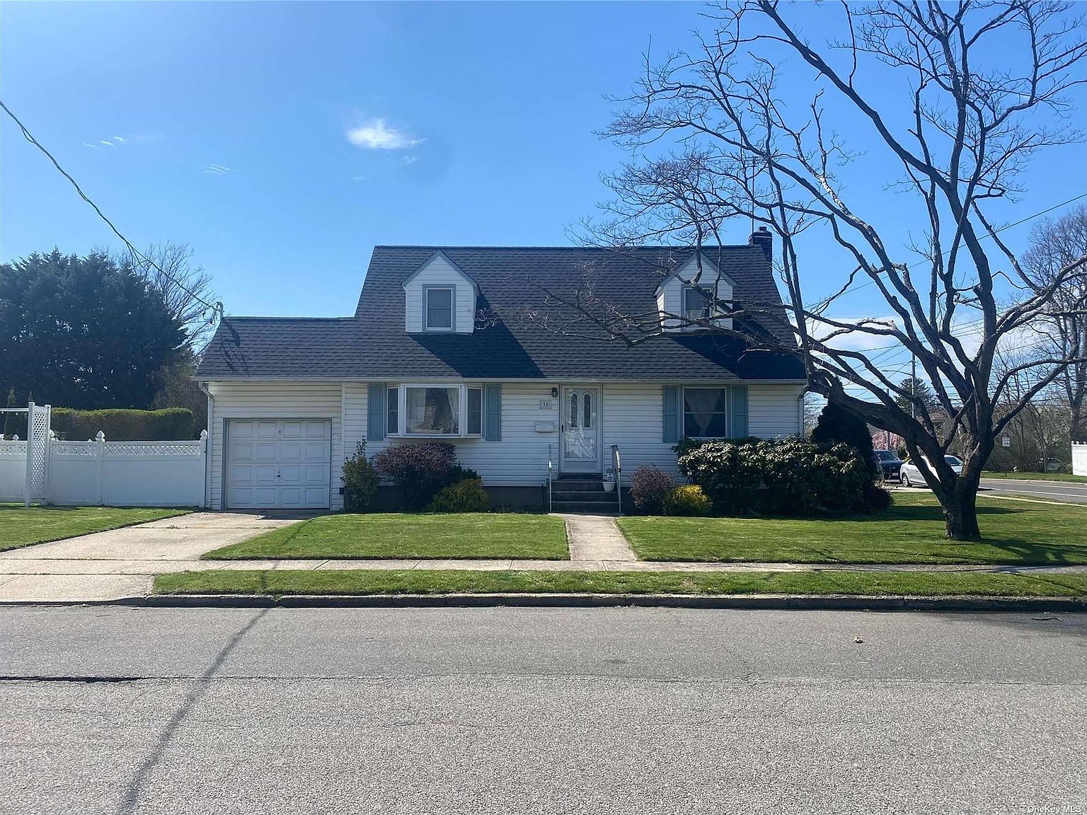 30 Charles Avenue, Massapequa Park, NY 11762 Zillow