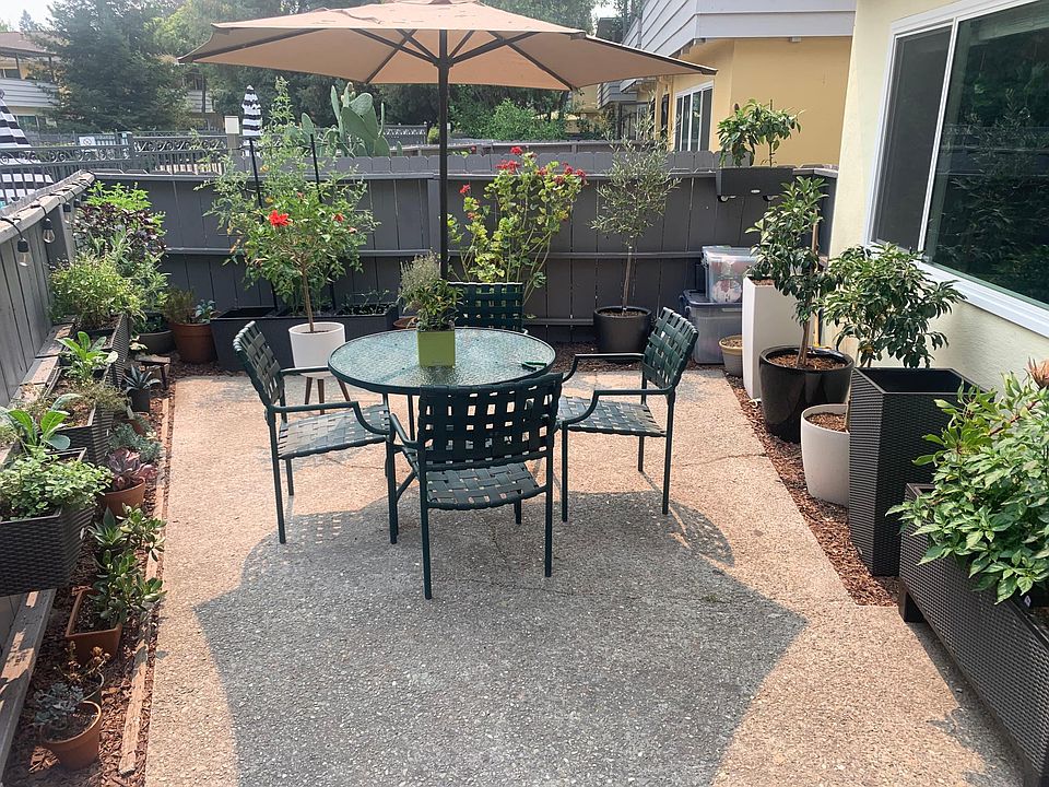 Outdoor enclosed patio