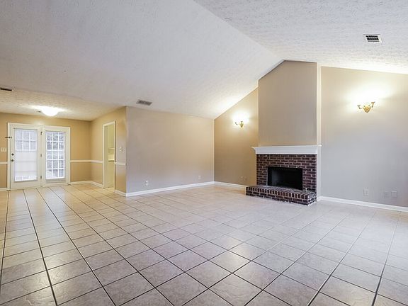 5th image of 3935 Willowmeade Dr