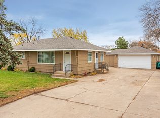 11137 Arrowhead St NW, Coon Rapids, MN 55433