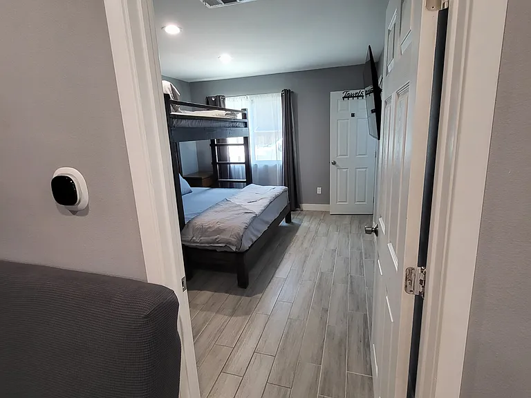 9680 Pacific Ave — Photo 16