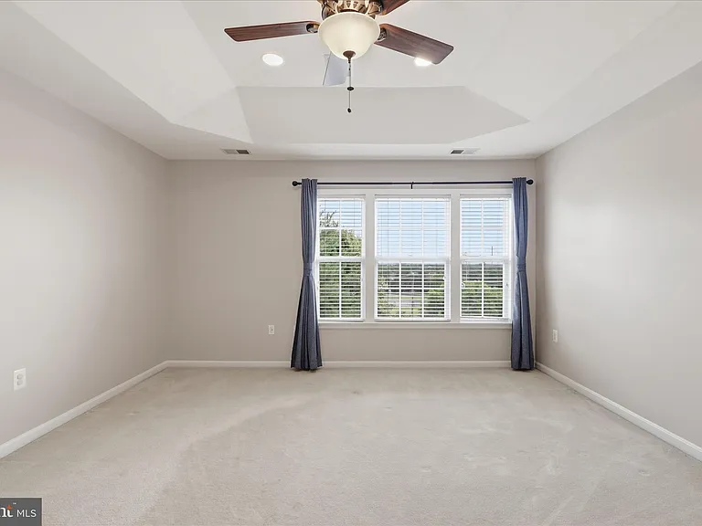812 Sydney Ter NE — Photo 22
