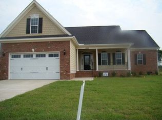 1632 Holloman Dr, Fayetteville, NC 28312
