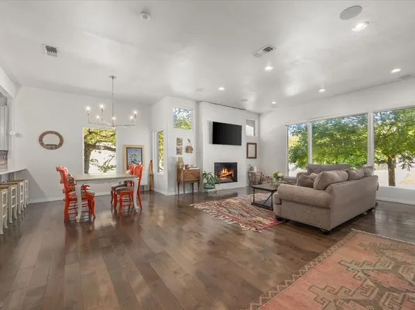 6121 Sharon Rd, Fort Worth, TX 76116