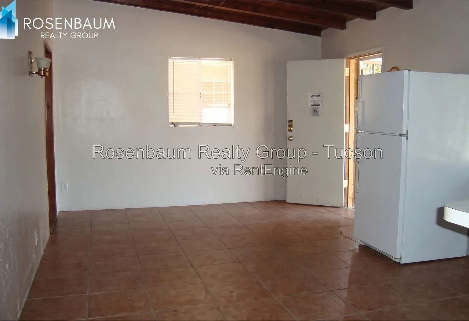 3 bed, 2.0 bath, 1099 sqft, $1,425 — Photo 4