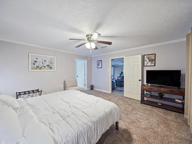 27403 Caperidge Dr — Photo 19