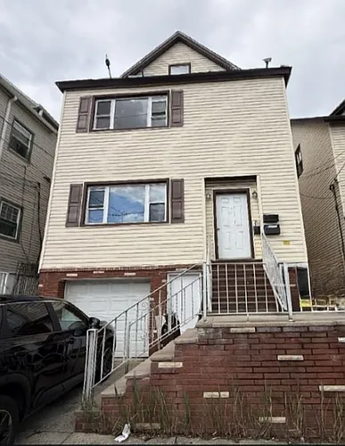 37 E 49th St #2 Photo 1