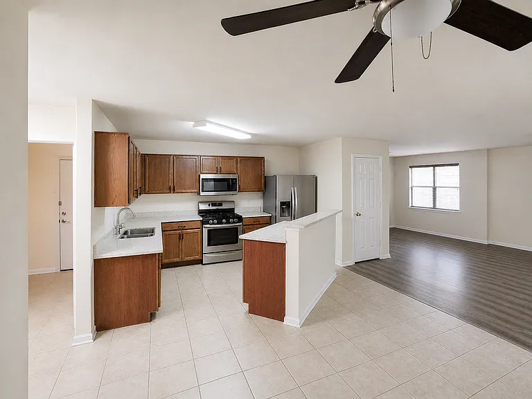 8016 Rosespur Park — Photo 7