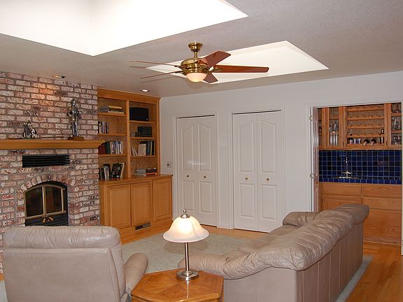 Bright & Spacious Family Room