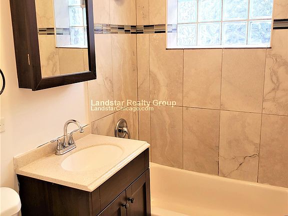 4th image of 4449 N Hamlin Ave APT 1