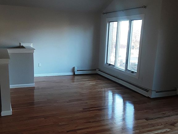4th image of 21 Belfield Ave