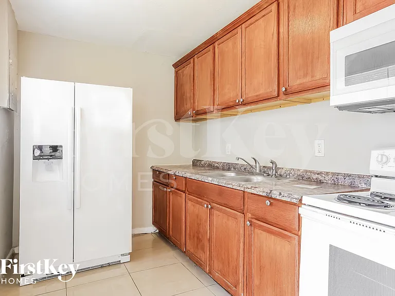 1411 NW 3rd St — Photo 7