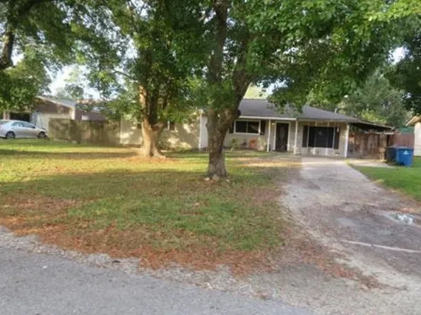 5374 Fairview Dr, Orange, TX 77630