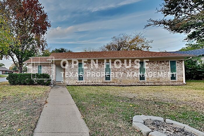 1st image of 614 Aspenway Cir