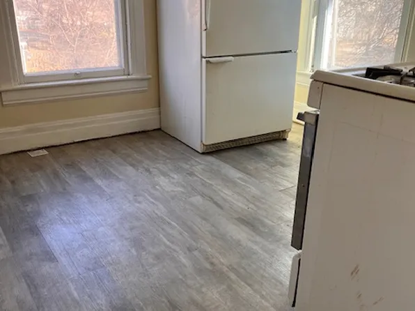 731 W 3rd St #1/2, Waterloo, IA 50701