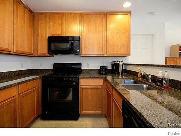 3rd image of 3350 Primrose Ln #83