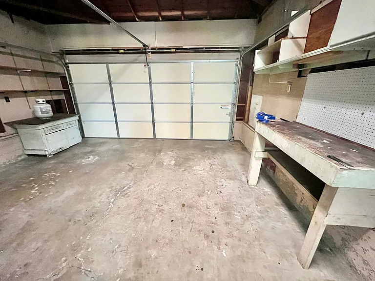 1828 Rowan St — Photo 16