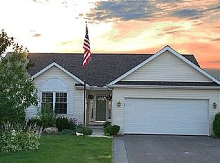 8686 Oriole Dr, Erie, PA 16509