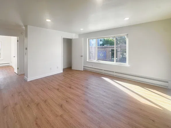 8500 32nd Ave NW, Seattle, WA