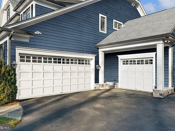 3rd image of 1415 Spring Vale Ave