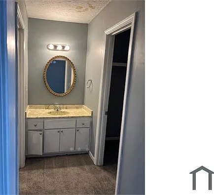 6076 Regent Mnr — Photo 17