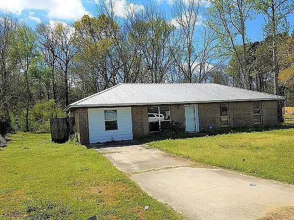 3rd image of 192 Meadow Creek Dr