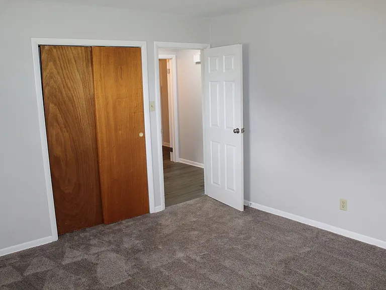 90 Poplar Grove Dr — Photo 9