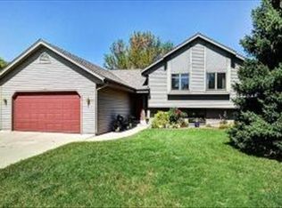 934 Duchess Dr, Oconomowoc, WI 53066