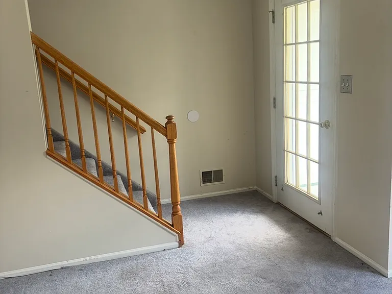 304 Mercer Ct #304 — Photo 8