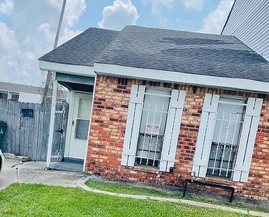 2nd image of 2310 Justin Ln