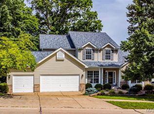 1348 Richland Meadows Dr, Ballwin, MO 63021