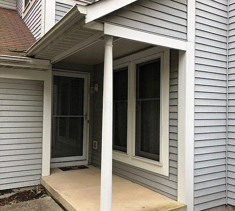 4th image of 3879 Oakbridge Ln