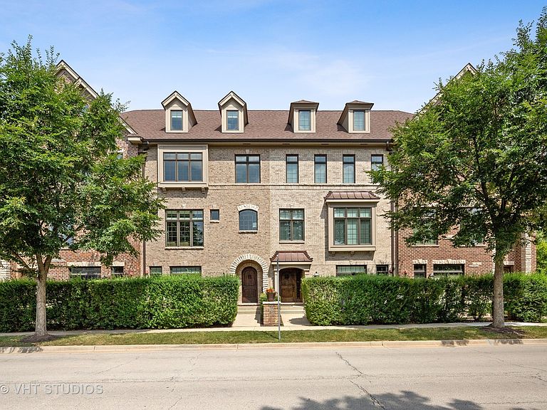 144 W Quincy St Westmont, IL, 60559 Apartments for Rent