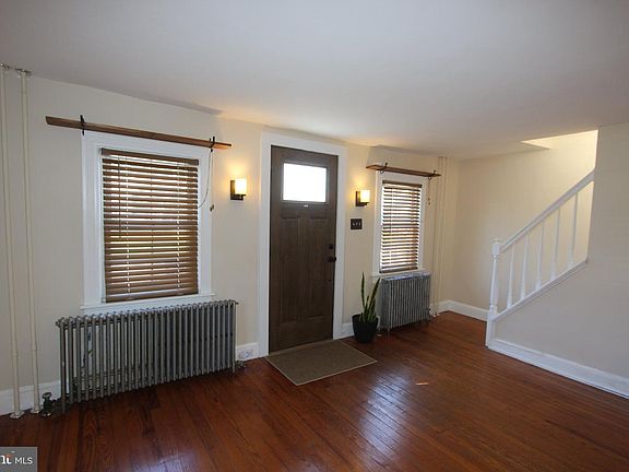 4th image of 34 Elm St