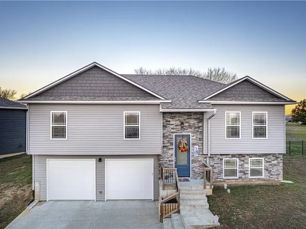 1012 Golden Eagle Cir, Holden, MO 64040