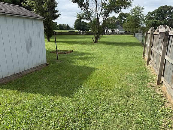 4th image of 709 Rob Ln