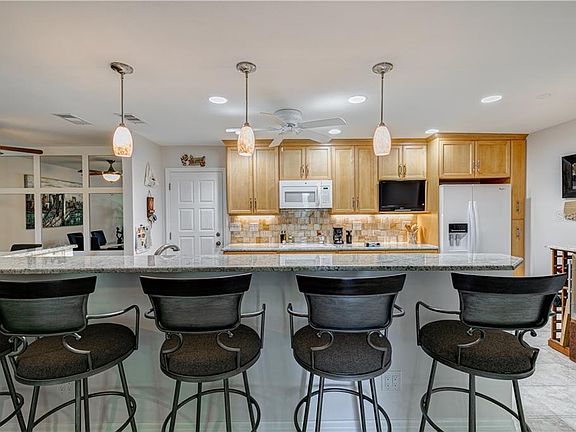 2nd image of 1348 Carlisle Ct #1284