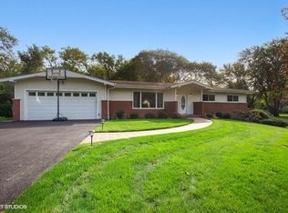 7 Rob Rd, Mount Prospect, IL 60056