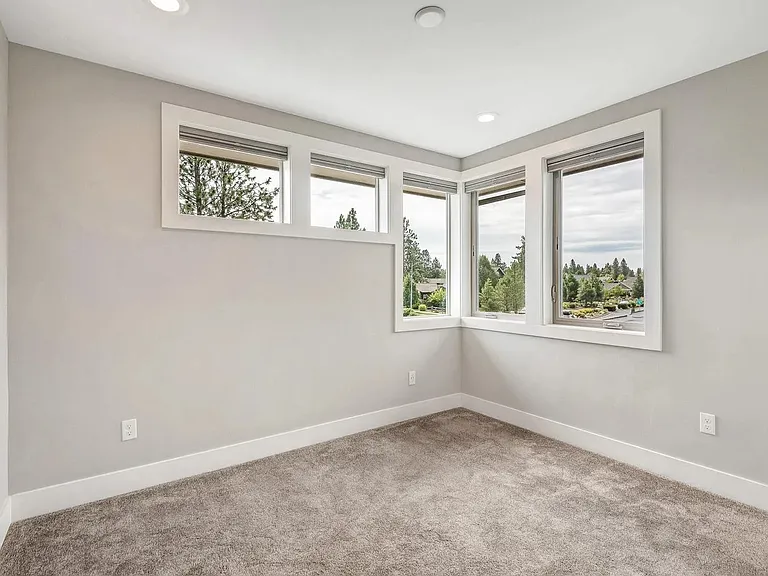 1315 NW Mount Washington Dr — Photo 45