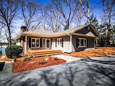 6705 Crestwood Peninsula, Flowery Branch, GA, 30542