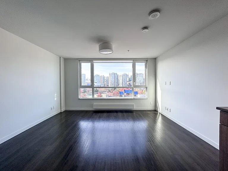 183 Georgia St E — Photo 51