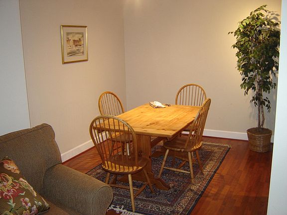 Office, den or dining area