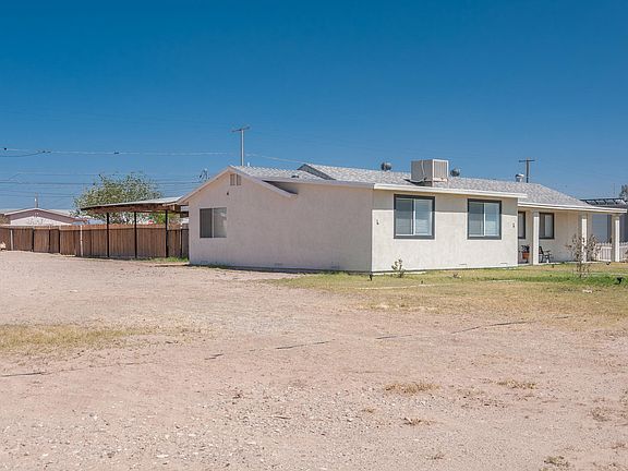 3rd image of 1221 S Eagle Ave