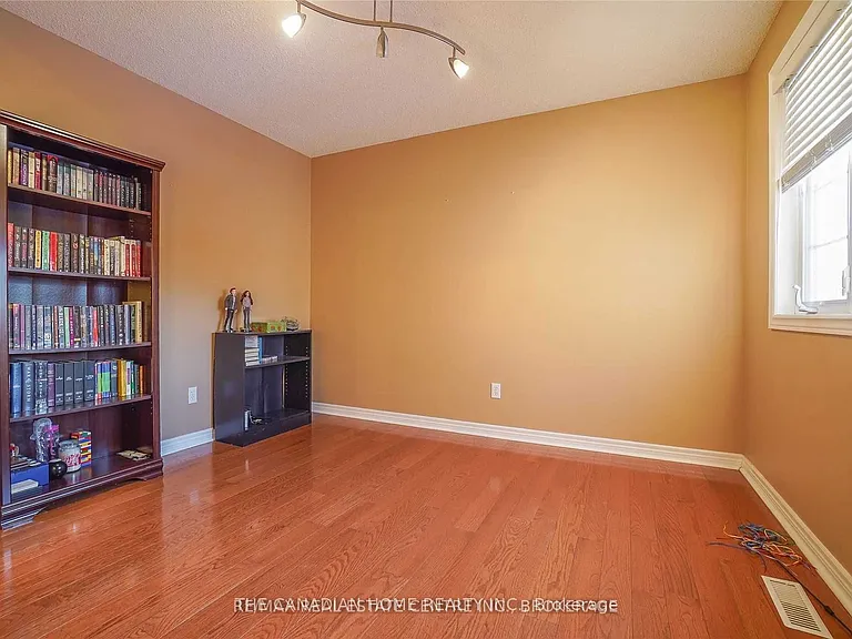 2089 Meadowgate Blvd — Photo 8