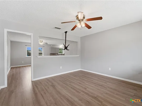 930 Willowbrook St, Copperas Cove, TX 76522